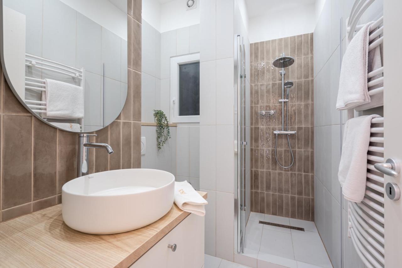 K10 - Kazinczy Street Heritage Suite - Best Location By Bqa บูดาเปสต์ ภายนอก รูปภาพ